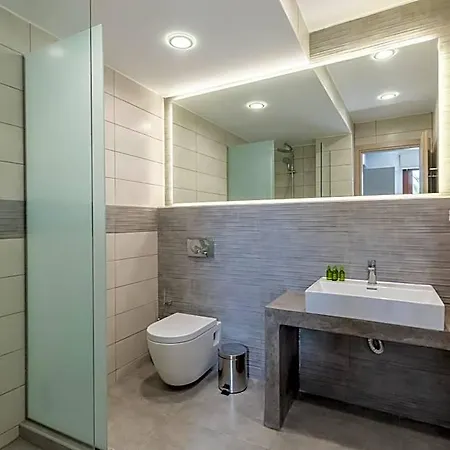 Olia Aparthotel 4*
