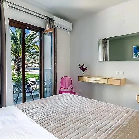Olia Aparthotel